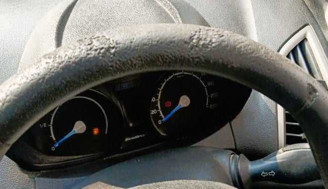 2016 Ford Ecosport AMBIENTE 1.5L DIESEL, Diesel, Manual, 63,803 km, Steering wheel - Steering cover is minor torn