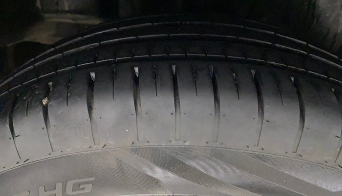 2018 Maruti Ciaz SIGMA 1.5 SHVS MT  PETROL, Petrol, Manual, 73,758 km, Right Rear Tyre Tread