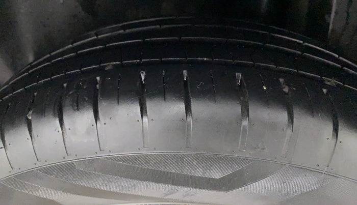 2018 Maruti Ciaz SIGMA 1.5 SHVS MT  PETROL, Petrol, Manual, 73,758 km, Left Rear Tyre Tread