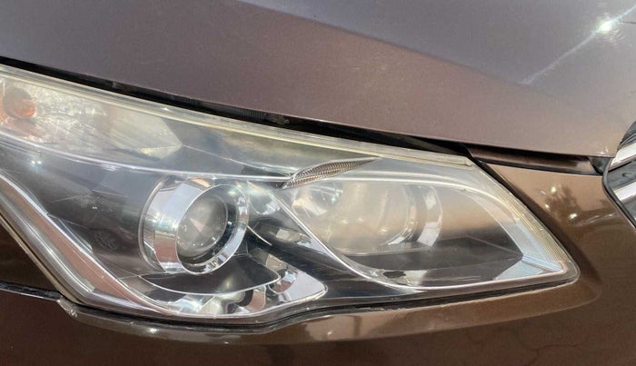 2015 Maruti Ciaz ZXI, Petrol, Manual, 79,639 km, Right headlight - Faded