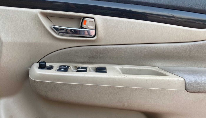 2015 Maruti Ciaz ZXI, Petrol, Manual, 79,639 km, Driver Side Door Panels Control