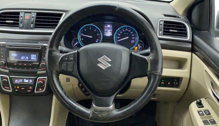 2016 Maruti Ciaz ZDI SHVS, Diesel, Manual, 71,483 km, Steering Wheel Close Up