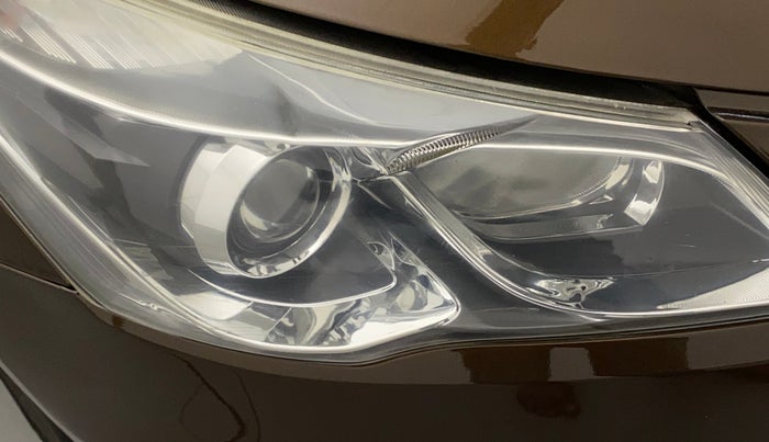 2016 Maruti Ciaz ZDI SHVS, Diesel, Manual, 71,374 km, Right headlight - Minor scratches