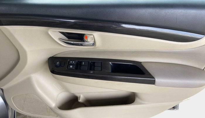 2017 Maruti Ciaz ZETA 1.4  MT PETROL, Petrol, Manual, 1,05,283 km, Driver Side Door Panels Control