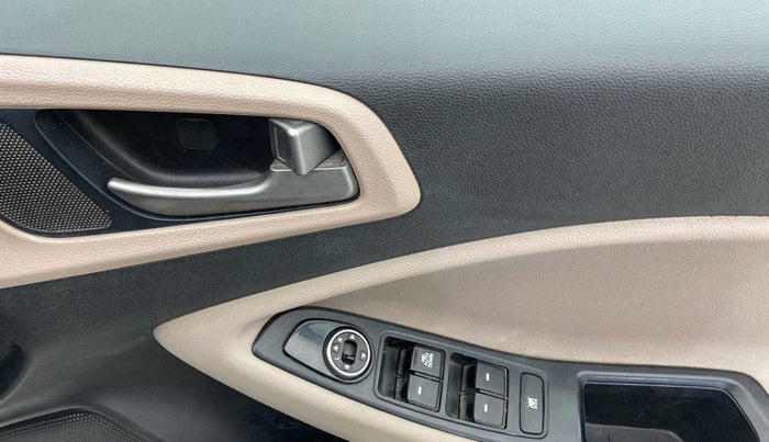 2017 Hyundai Elite i20 MAGNA EXECUTIVE 1.2, Petrol, Manual, 49,001 km, Driver Side Door Panels Control