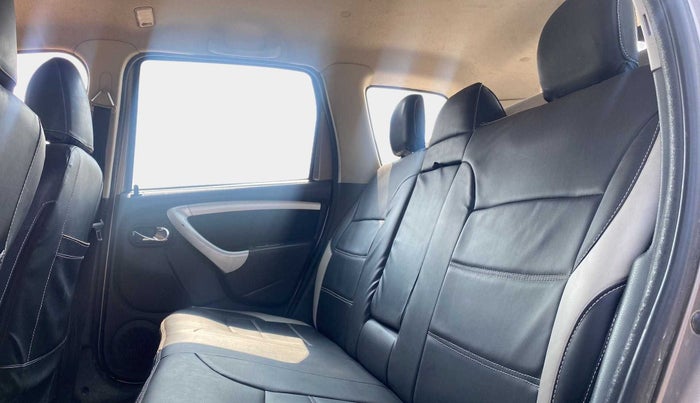 2018 Nissan Terrano XL O (D), Diesel, Manual, 97,756 km, Right Side Rear Door Cabin