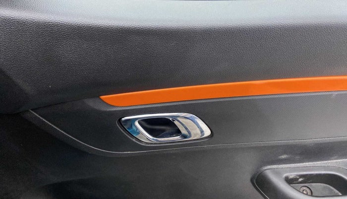 2020 Renault Kwid CLIMBER 1.0 (O), Petrol, Manual, 50,464 km, Driver Side Door Panels Control