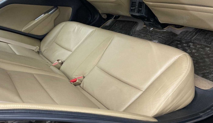 2018 Honda City 1.5L I-VTEC ZX CVT, Petrol, Automatic, 23,069 km, Second-row right seat - Cover slightly stained