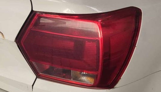 2018 Volkswagen Ameo TRENDLINE 1.0L, Petrol, Manual, 86,419 km, Right tail light - Reverse gear light not functional