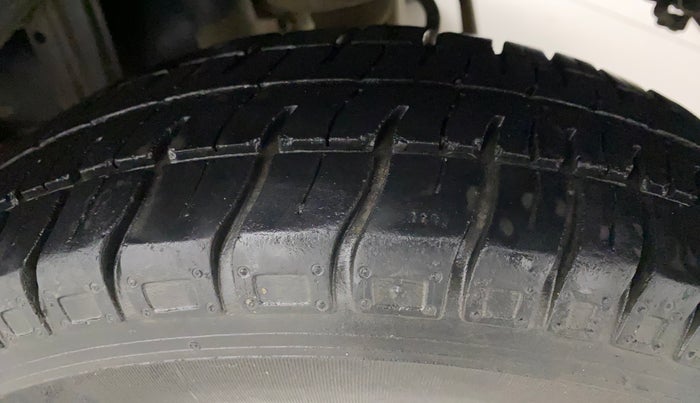 2014 Maruti Alto 800 LXI, Petrol, Manual, 49,330 km, Left Rear Tyre Tread