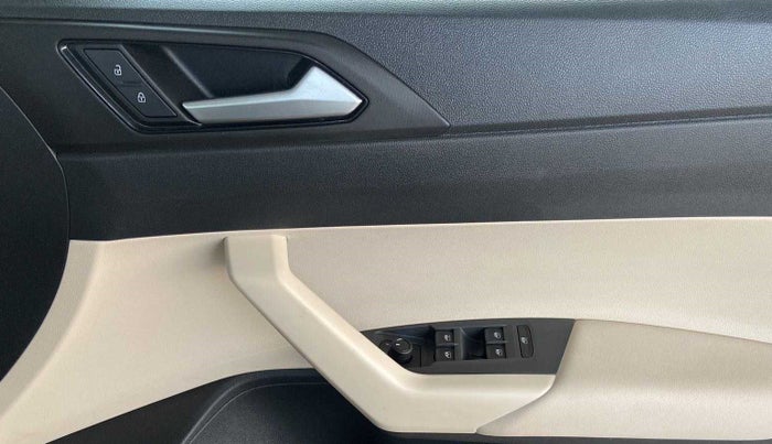 2023 Volkswagen VIRTUS COMFORTLINE TSI 1.0 MT, Petrol, Manual, 3,716 km, Driver Side Door Panels Control