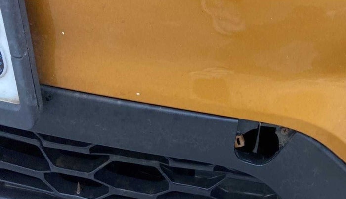 2019 Renault TRIBER RXL MT, Petrol, Manual, 33,392 km, Front bumper - Minor scratches