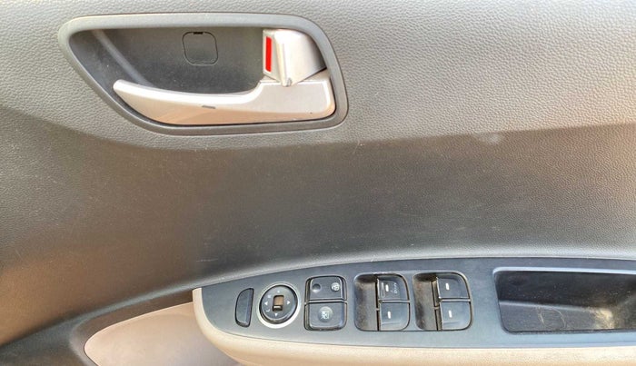 2015 Hyundai Grand i10 SPORTZ 1.2 KAPPA VTVT, Petrol, Manual, 34,923 km, Driver Side Door Panels Control