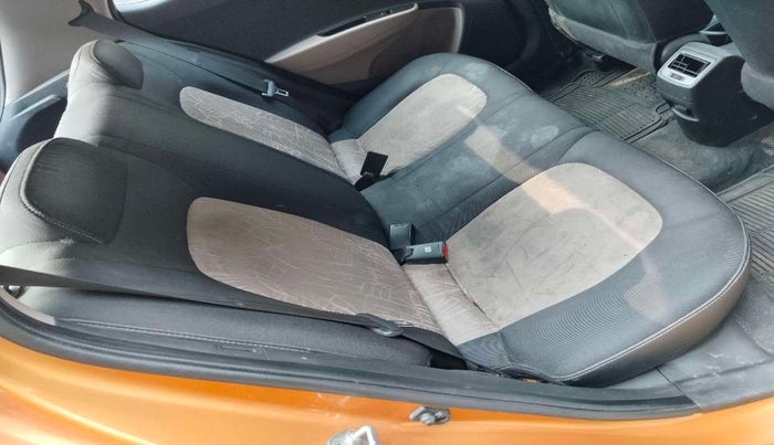 2015 Hyundai Grand i10 SPORTZ 1.2 KAPPA VTVT, Petrol, Manual, 34,923 km, Second-row left seat - Cover slightly stained