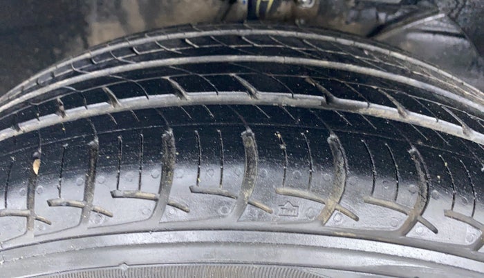 2016 Maruti Baleno DELTA 1.2 K12, Petrol, Manual, 42,687 km, Right Front Tyre Tread