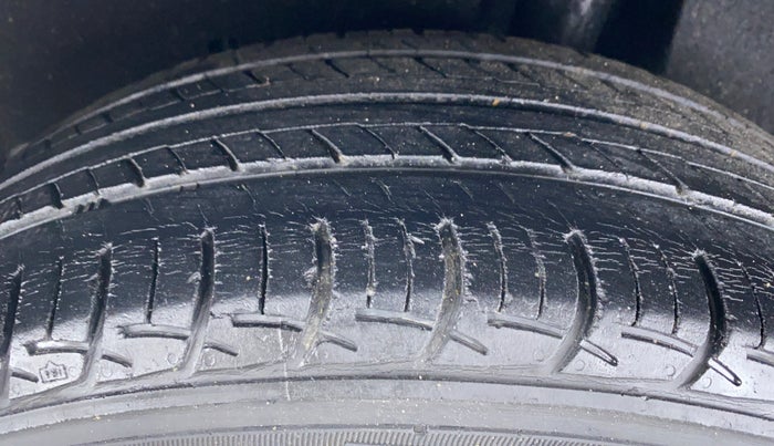 2016 Maruti Baleno DELTA 1.2 K12, Petrol, Manual, 42,687 km, Left Rear Tyre Tread