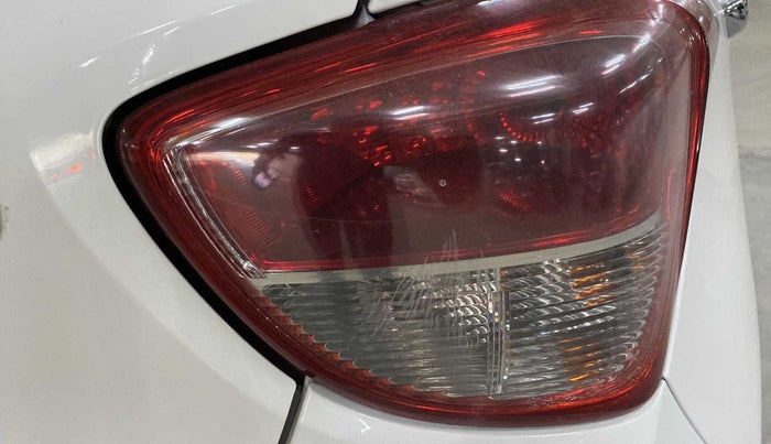 2015 Hyundai Grand i10 ASTA AT 1.2 KAPPA VTVT, Petrol, Automatic, 38,156 km, Right tail light - Minor scratches
