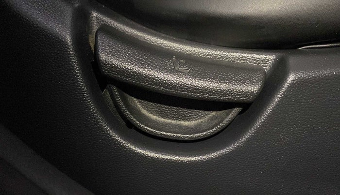 2015 Hyundai Grand i10 ASTA AT 1.2 KAPPA VTVT, Petrol, Automatic, 38,156 km, Driver Side Adjustment Panel