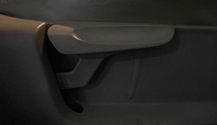 2016 Volkswagen Ameo TRENDLINE 1.2L, Petrol, Manual, 86,107 km, Driver Side Adjustment Panel