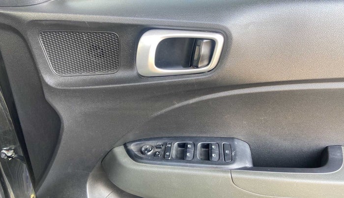 2019 Hyundai VENUE SX 1.0 TURBO, Petrol, Manual, 20,654 km, Driver Side Door Panels Control