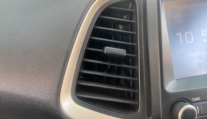 2019 Hyundai NEW SANTRO SPORTZ AMT, Petrol, Automatic, 26,107 km, AC Unit - Front vent has minor damage