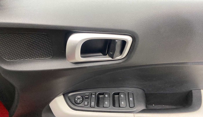 2022 Hyundai VENUE SX (O) 1.5 CRDI, Diesel, Manual, 24,293 km, Driver Side Door Panels Control