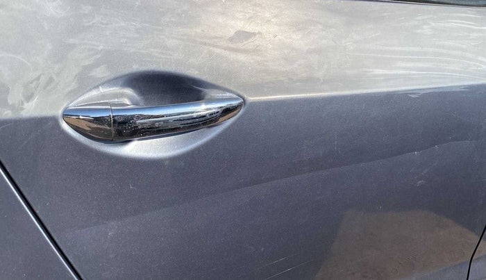 2015 Hyundai Grand i10 ASTA AT 1.2 KAPPA VTVT, CNG, Automatic, 71,068 km, Right rear door - Minor scratches