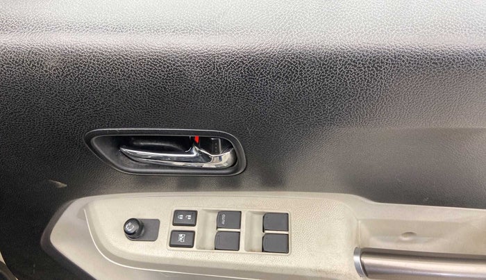 2017 Maruti IGNIS DELTA 1.2, Petrol, Manual, 57,093 km, Driver Side Door Panels Control