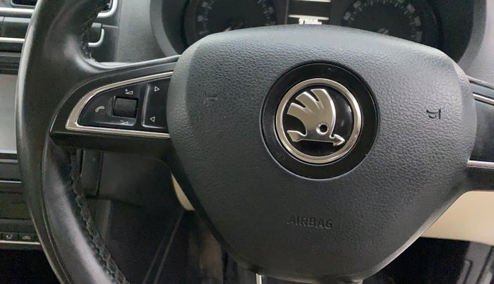 2018 Skoda Rapid AMBITION 1.5 TDI AT, Diesel, Automatic, 97,557 km, Steering wheel - Phone control not functional