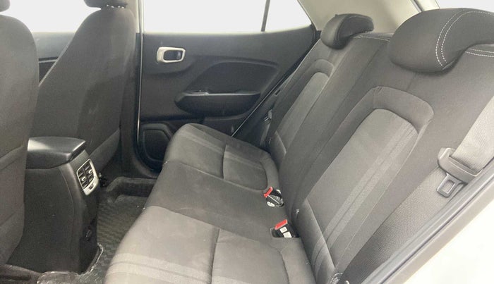 2019 Hyundai VENUE SX PLUS 1.0 TURBO DCT, Petrol, Automatic, 38,203 km, Right Side Rear Door Cabin