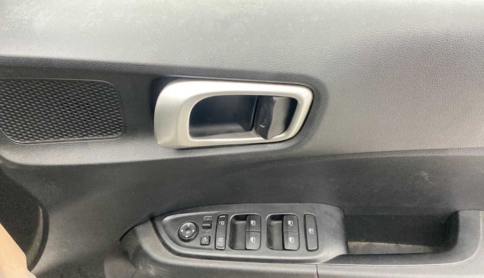 2019 Hyundai VENUE SX PLUS 1.0 TURBO DCT, Petrol, Automatic, 38,203 km, Driver Side Door Panels Control