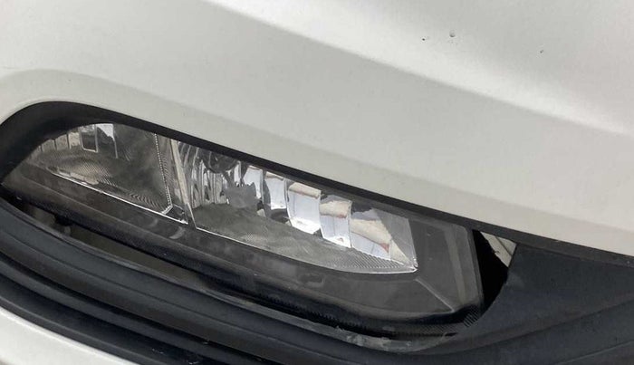 2019 Volkswagen Ameo TRENDLINE 1.5L, Diesel, Manual, 54,341 km, Right fog light - Not fixed properly