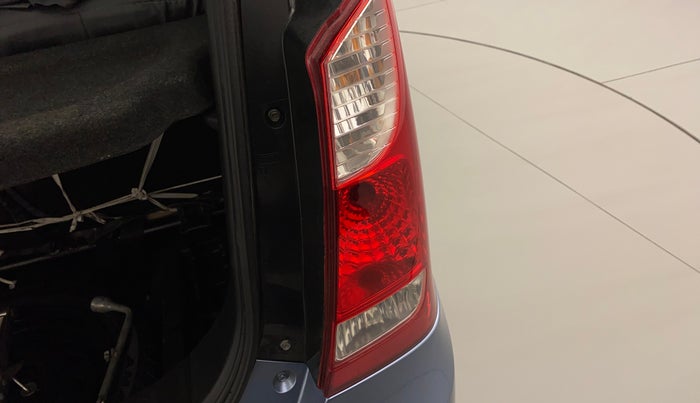 2017 Maruti Wagon R 1.0 VXI AMT, Petrol, Automatic, 53,736 km, Right tail light - Reverse gear light not functional