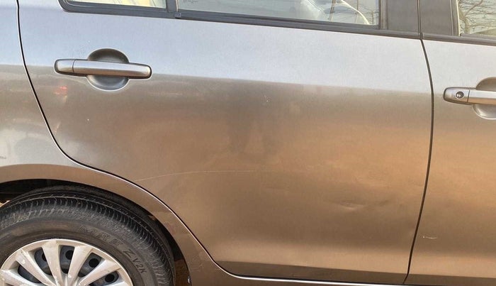 2016 Maruti Swift Dzire VXI (O), Petrol, Manual, 47,571 km, Right rear door - Minor scratches