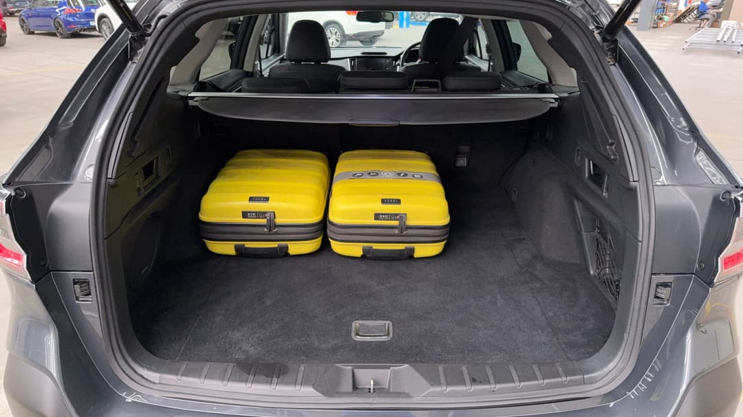 2023 Subaru Outback AWD Touring Xt, Automatic, 39980 km, Boot Inside View with Luggage