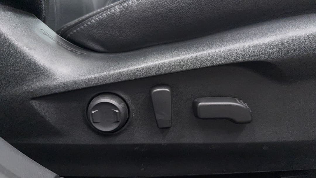 2023 Subaru Outback AWD Touring Xt, Automatic, 39980 km, Drivers Side Adjustment Panel