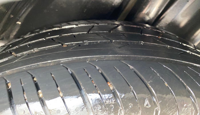 2019 Skoda Rapid STYLE 1.6 MPI, Petrol, Manual, 65,841 km, Right Rear Tyre Tread