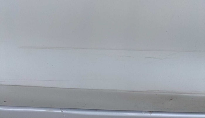 2016 Maruti Swift Dzire VXI, Petrol, Manual, 39,173 km, Right rear door - Minor scratches