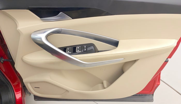 2022 MG HECTOR SHARP 1.5 PETROL CVT, Petrol, Automatic, 12,527 km, Driver Side Door Panels Control