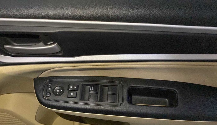 2022 Honda Amaze 1.2L I-VTEC VX CVT, Petrol, Automatic, 32,642 km, Driver Side Door Panels Control