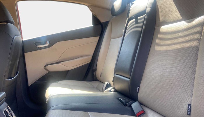 2019 Hyundai Verna 1.6 VTVT SX (O) AT, Petrol, Automatic, 25,059 km, Right Side Rear Door Cabin