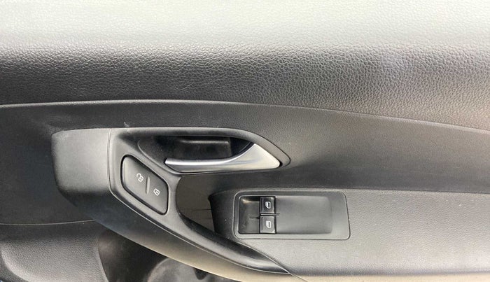 2018 Volkswagen Ameo TRENDLINE 1.0L, Petrol, Manual, 67,051 km, Driver Side Door Panels Control