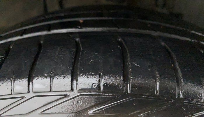 2018 Tata NEXON XZA PLUS DIESEL, Diesel, Automatic, 40,909 km, Right Front Tyre Tread