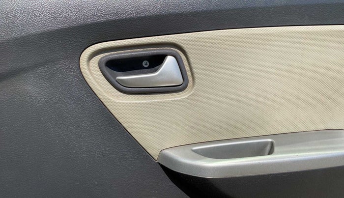 2016 Maruti Alto K10 VXI, Petrol, Manual, 84,911 km, Driver Side Door Panels Control