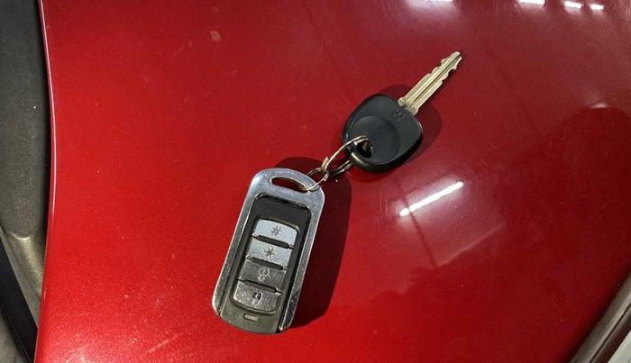 2016 Hyundai Eon ERA +, Petrol, Manual, 72,000 km, Key Close Up