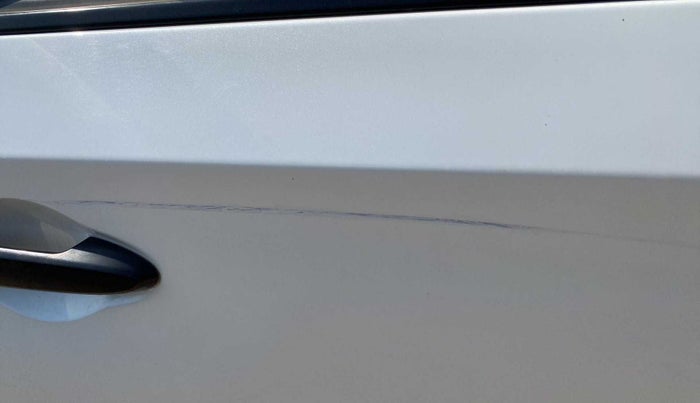 2019 Honda Amaze 1.2L I-VTEC E, Petrol, Manual, 18,868 km, Right rear door - Minor scratches