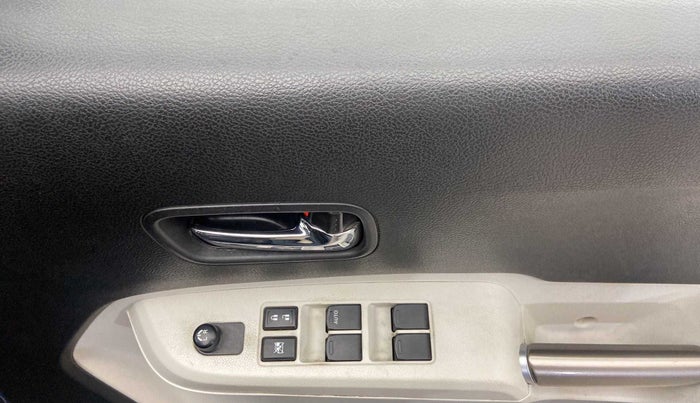 2019 Maruti IGNIS DELTA 1.2 AMT, Petrol, Automatic, 28,461 km, Driver Side Door Panels Control