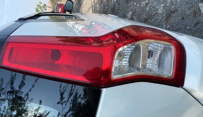 2019 Maruti New Wagon-R VXI 1.0, CNG, Manual, 27,184 km, Right tail light - Reverse gear light not functional