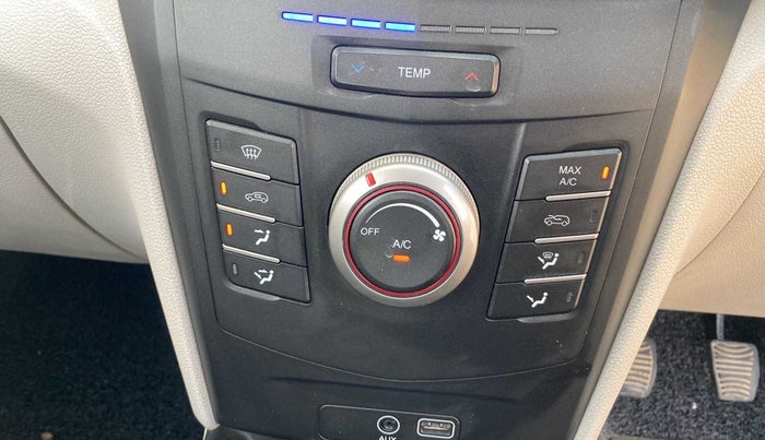 2019 Mahindra XUV300 W6 1.5 DIESEL, Diesel, Manual, 80,285 km, AC Unit - Car heater not working