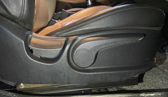 2018 Hyundai Verna 1.6 VTVT SX O, Petrol, Manual, 69,937 km, Driver Side Adjustment Panel
